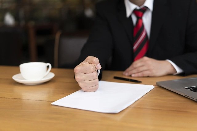 How to Negotiate an Employment Contract: Key Tips for Employees